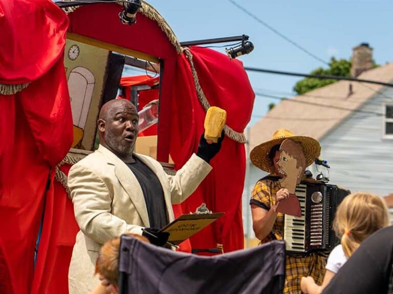 Kitty Montellier Puppet Show
